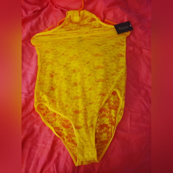 🔥5/$20 FREDERICK'S OF HOLLYWOOD LACE HALTER TEDDY - Picture 3 of 8